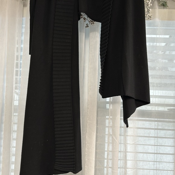 Armani Collezioni sweater - Picture 9 of 12